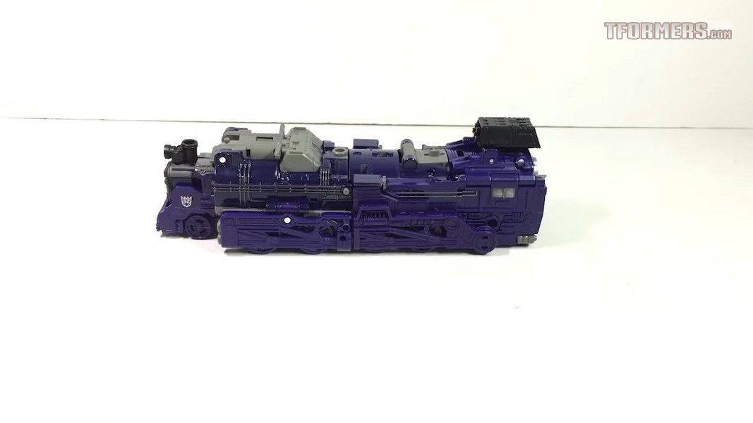 Siege Astrotrain In Hand With Video Review And Images 02 (2 of 30)